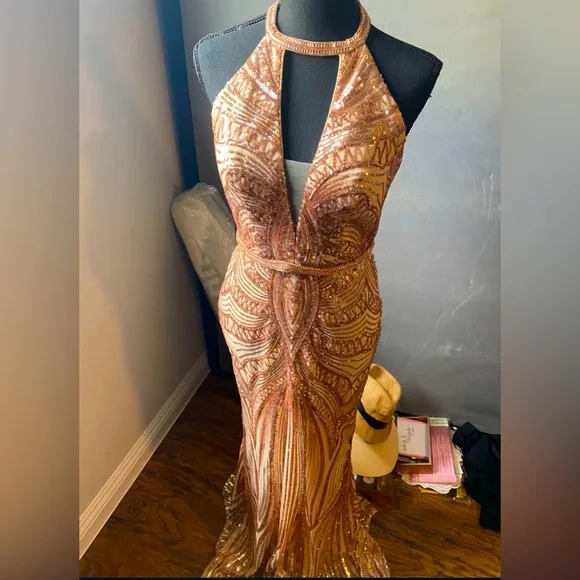 Camille La Vie rose Gold dress